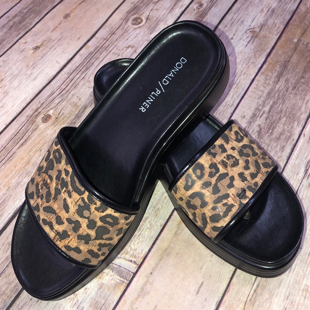 Donald Pliner platform leopard print sandal